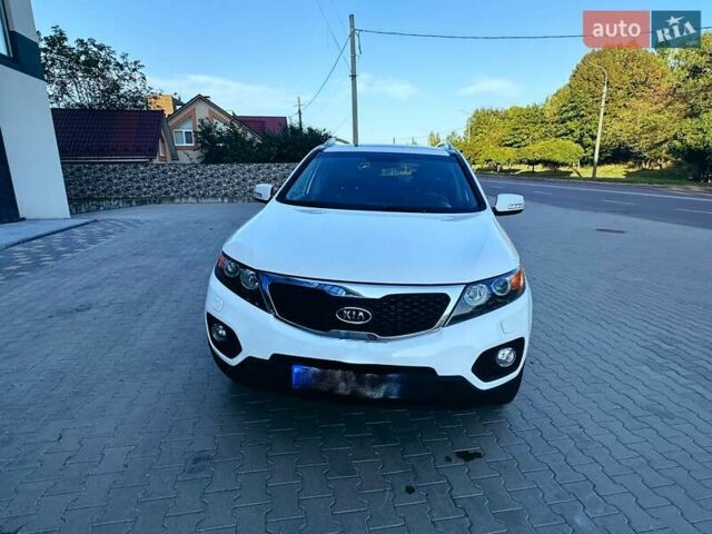 Белый Киа Соренто, объемом двигателя 2.2 л и пробегом 211 тыс. км за 14500 $, фото 4 на Automoto.ua