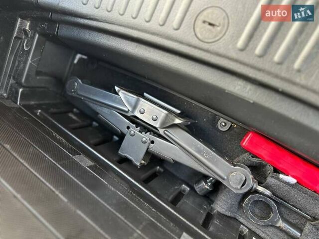 Білий Кіа Соренто, об'ємом двигуна 2.2 л та пробігом 238 тис. км за 13500 $, фото 16 на Automoto.ua