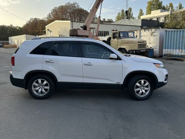 Белый Киа Соренто, объемом двигателя 2.4 л и пробегом 200 тыс. км за 10900 $, фото 2 на Automoto.ua