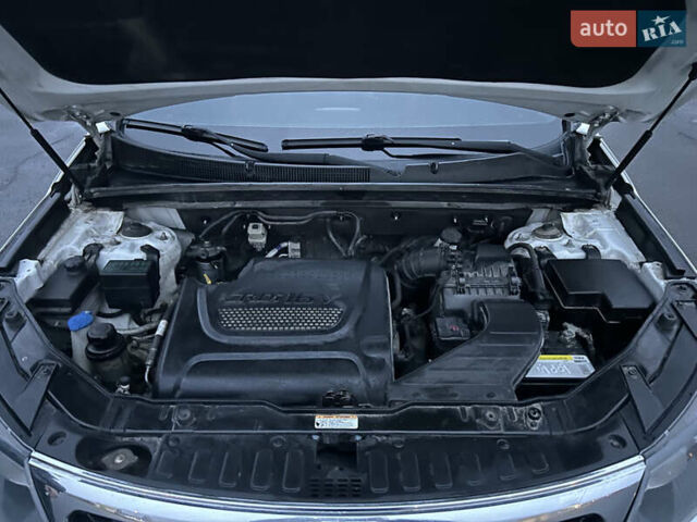 Білий Кіа Соренто, об'ємом двигуна 2.2 л та пробігом 200 тис. км за 13500 $, фото 47 на Automoto.ua