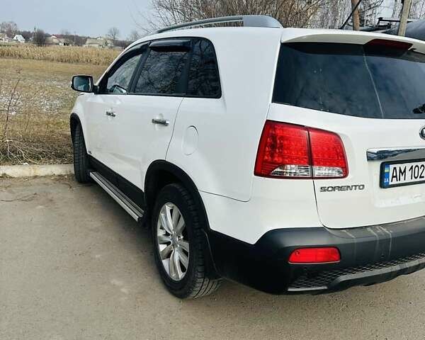 Белый Киа Соренто, объемом двигателя 2.2 л и пробегом 225 тыс. км за 14500 $, фото 4 на Automoto.ua