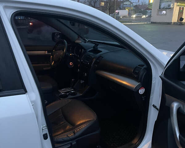 Білий Кіа Соренто, об'ємом двигуна 2.2 л та пробігом 200 тис. км за 13500 $, фото 41 на Automoto.ua