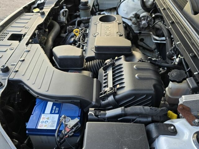 Белый Киа Соренто, объемом двигателя 2.4 л и пробегом 205 тыс. км за 11500 $, фото 17 на Automoto.ua