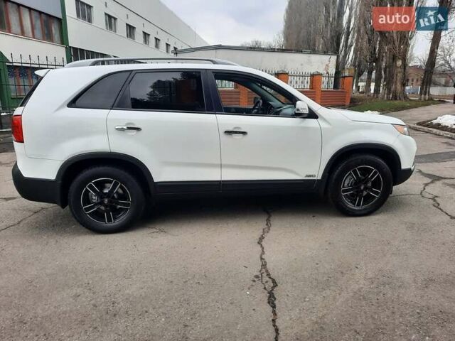 Белый Киа Соренто, объемом двигателя 2.2 л и пробегом 218 тыс. км за 14300 $, фото 5 на Automoto.ua
