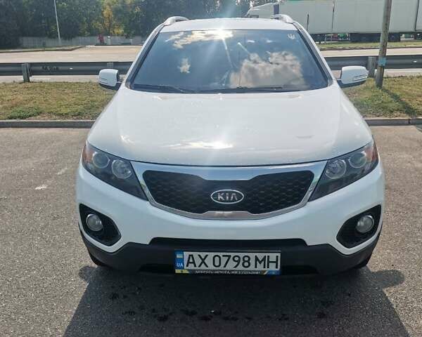 Белый Киа Соренто, объемом двигателя 2.4 л и пробегом 216 тыс. км за 11400 $, фото 2 на Automoto.ua