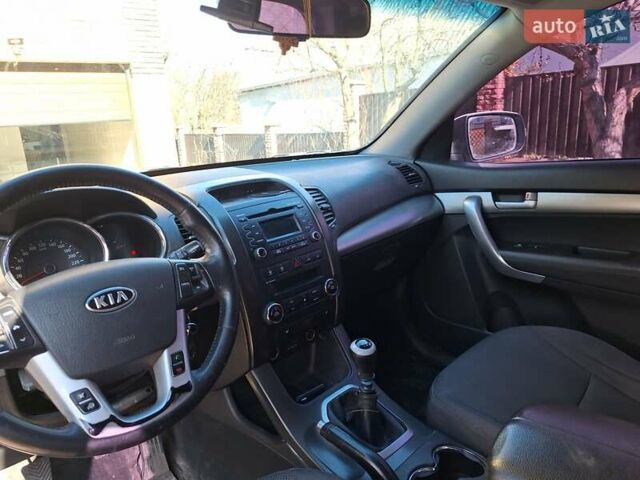Белый Киа Соренто, объемом двигателя 2.2 л и пробегом 290 тыс. км за 10300 $, фото 6 на Automoto.ua