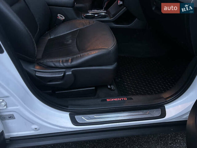 Білий Кіа Соренто, об'ємом двигуна 2.2 л та пробігом 200 тис. км за 13500 $, фото 3 на Automoto.ua