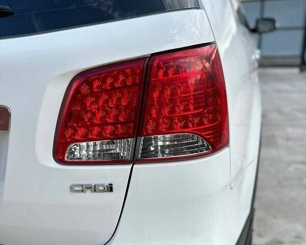 Білий Кіа Соренто, об'ємом двигуна 2.2 л та пробігом 238 тис. км за 13500 $, фото 9 на Automoto.ua