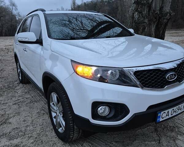 Белый Киа Соренто, объемом двигателя 2.4 л и пробегом 275 тыс. км за 10900 $, фото 7 на Automoto.ua