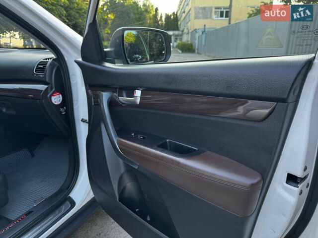 Белый Киа Соренто, объемом двигателя 2.2 л и пробегом 207 тыс. км за 16900 $, фото 10 на Automoto.ua