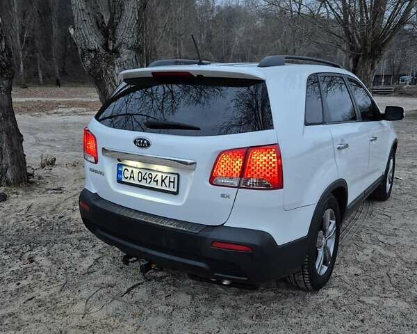 Белый Киа Соренто, объемом двигателя 2.4 л и пробегом 275 тыс. км за 10900 $, фото 9 на Automoto.ua