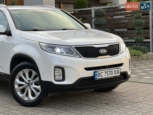 Білий Кіа Соренто, об'ємом двигуна 2 л та пробігом 236 тис. км за 13500 $, фото 9 на Automoto.ua