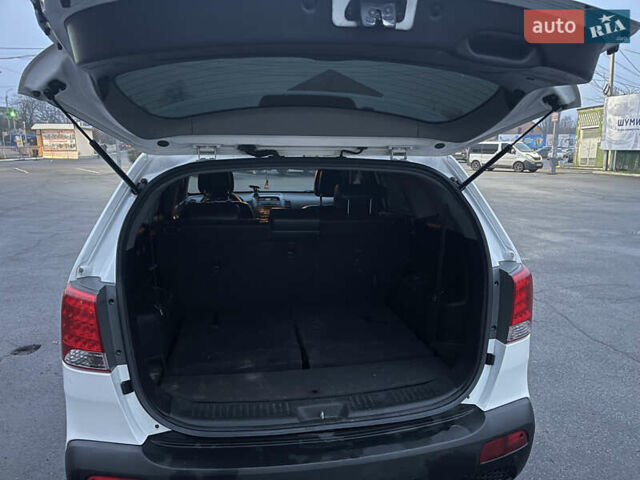 Білий Кіа Соренто, об'ємом двигуна 2.2 л та пробігом 200 тис. км за 13500 $, фото 46 на Automoto.ua