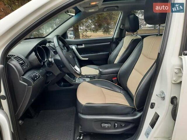 Белый Киа Соренто, объемом двигателя 2.2 л и пробегом 218 тыс. км за 14300 $, фото 42 на Automoto.ua