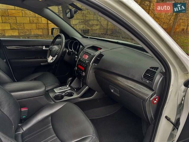 Білий Кіа Соренто, об'ємом двигуна 2.2 л та пробігом 117 тис. км за 15900 $, фото 9 на Automoto.ua