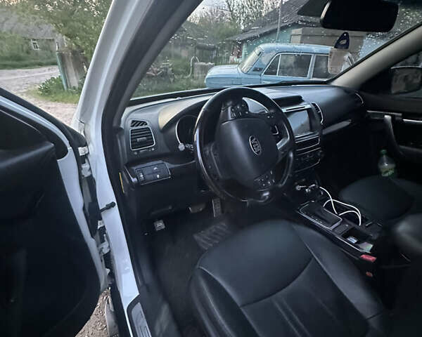 Белый Киа Соренто, объемом двигателя 2 л и пробегом 201 тыс. км за 16500 $, фото 28 на Automoto.ua