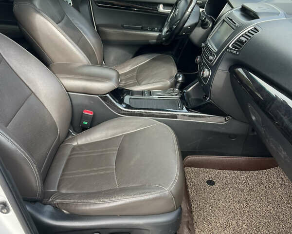 Киа Соренто 2013 в Барановке на Automoto.ua Белый Киа Соренто, объемом двигателя 2 л и пробегом 232 тыс. км за 21000 $, фото 17 на Automoto.ua