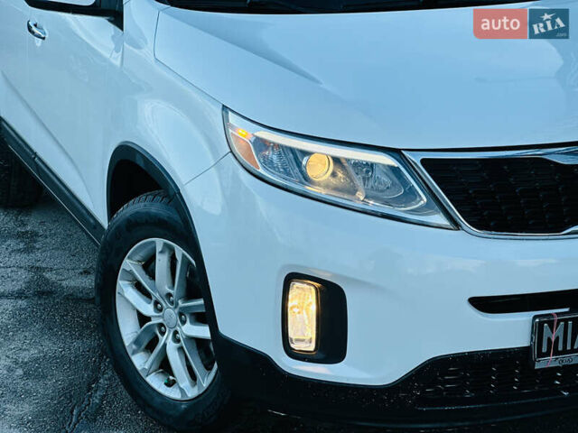 Белый Киа Соренто, объемом двигателя 2.4 л и пробегом 146 тыс. км за 12200 $, фото 2 на Automoto.ua