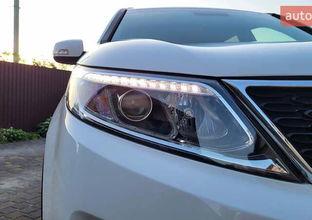 Белый Киа Соренто, объемом двигателя 2.2 л и пробегом 205 тыс. км за 16199 $, фото 5 на Automoto.ua