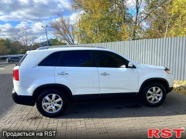 Белый Киа Соренто, объемом двигателя 2.4 л и пробегом 150 тыс. км за 12700 $, фото 3 на Automoto.ua