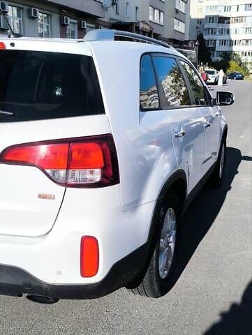 Білий Кіа Соренто, об'ємом двигуна 2.36 л та пробігом 232 тис. км за 10900 $, фото 6 на Automoto.ua