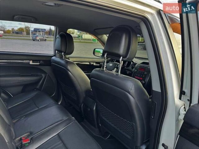 Белый Киа Соренто, объемом двигателя 2.2 л и пробегом 112 тыс. км за 16500 $, фото 7 на Automoto.ua