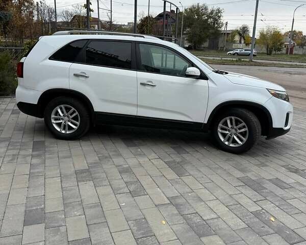 Білий Кіа Соренто, об'ємом двигуна 2.36 л та пробігом 154 тис. км за 10600 $, фото 2 на Automoto.ua