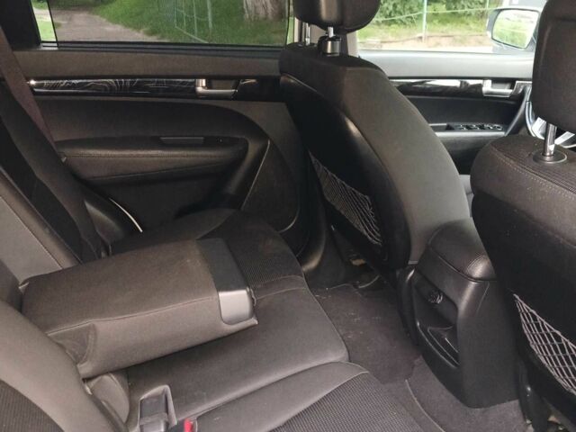 Белый Киа Соренто, объемом двигателя 2.4 л и пробегом 187 тыс. км за 12963 $, фото 4 на Automoto.ua