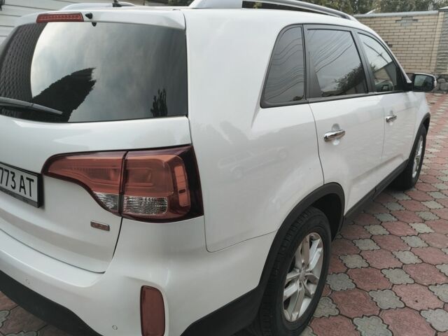 Белый Киа Соренто, объемом двигателя 2.4 л и пробегом 146 тыс. км за 11500 $, фото 2 на Automoto.ua