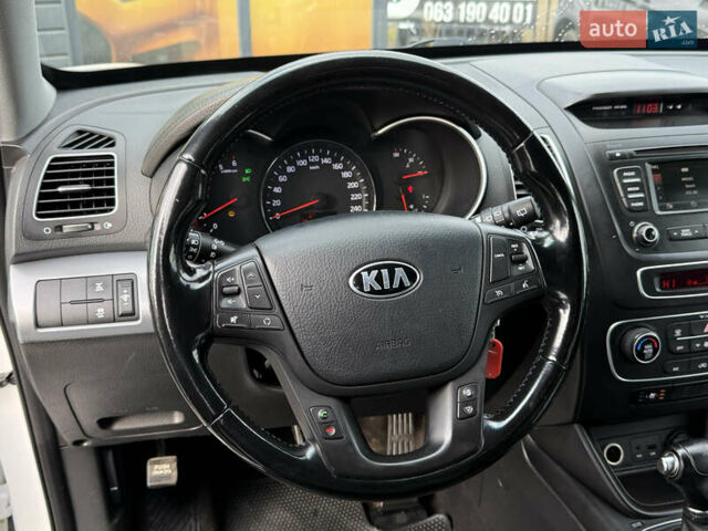 Белый Киа Соренто, объемом двигателя 2.2 л и пробегом 234 тыс. км за 14800 $, фото 45 на Automoto.ua