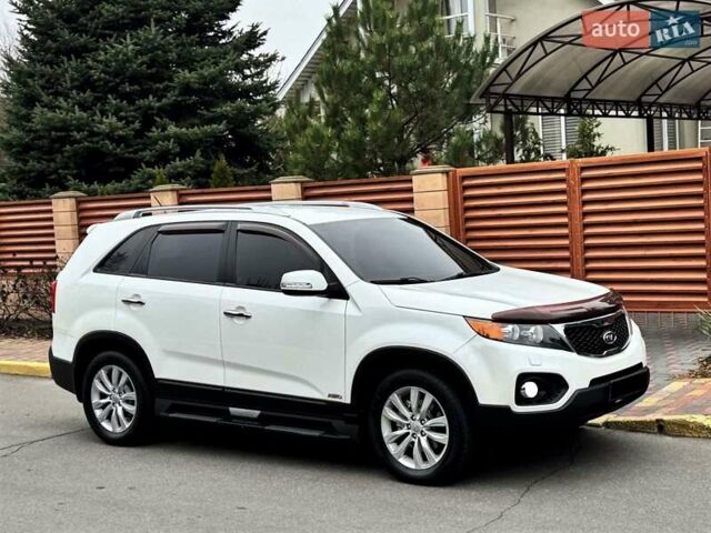 Білий Кіа Соренто, об'ємом двигуна 2.2 л та пробігом 117 тис. км за 15900 $, фото 1 на Automoto.ua