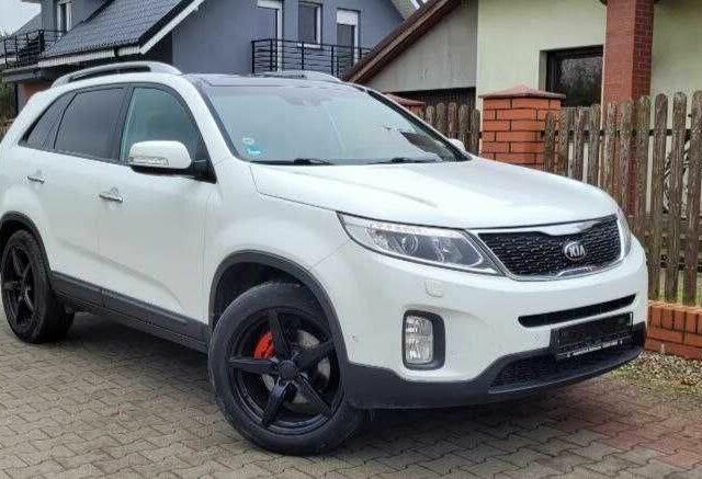 Белый Киа Соренто, объемом двигателя 2.2 л и пробегом 178 тыс. км за 9000 $, фото 6 на Automoto.ua