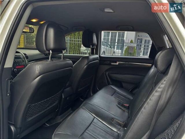 Білий Кіа Соренто, об'ємом двигуна 2.2 л та пробігом 117 тис. км за 15900 $, фото 6 на Automoto.ua