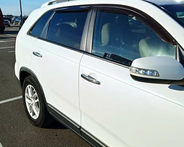 Белый Киа Соренто, объемом двигателя 2.4 л и пробегом 201 тыс. км за 10400 $, фото 7 на Automoto.ua