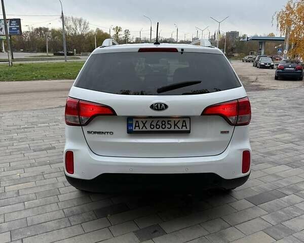 Білий Кіа Соренто, об'ємом двигуна 2.36 л та пробігом 154 тис. км за 10600 $, фото 5 на Automoto.ua