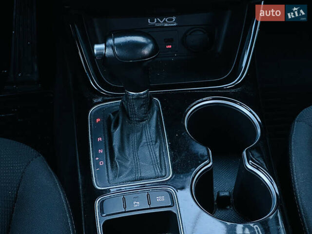 Белый Киа Соренто, объемом двигателя 2.4 л и пробегом 146 тыс. км за 12200 $, фото 27 на Automoto.ua