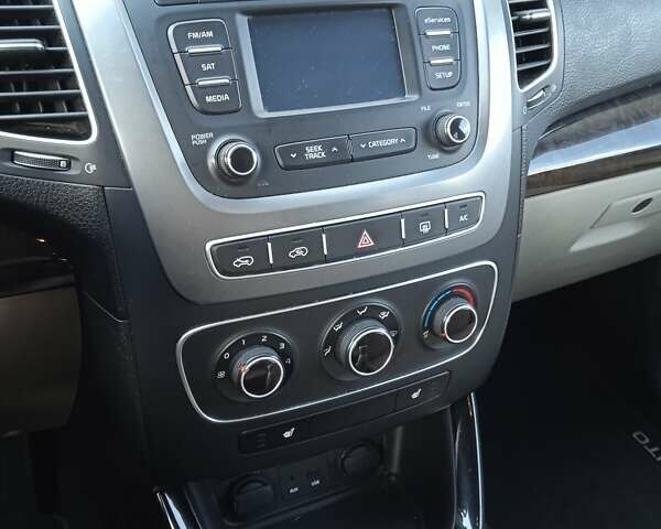 Белый Киа Соренто, объемом двигателя 2.4 л и пробегом 201 тыс. км за 10400 $, фото 37 на Automoto.ua