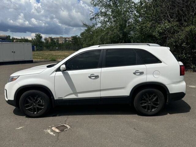 Білий Кіа Соренто, об'ємом двигуна 2.4 л та пробігом 195 тис. км за 12900 $, фото 2 на Automoto.ua