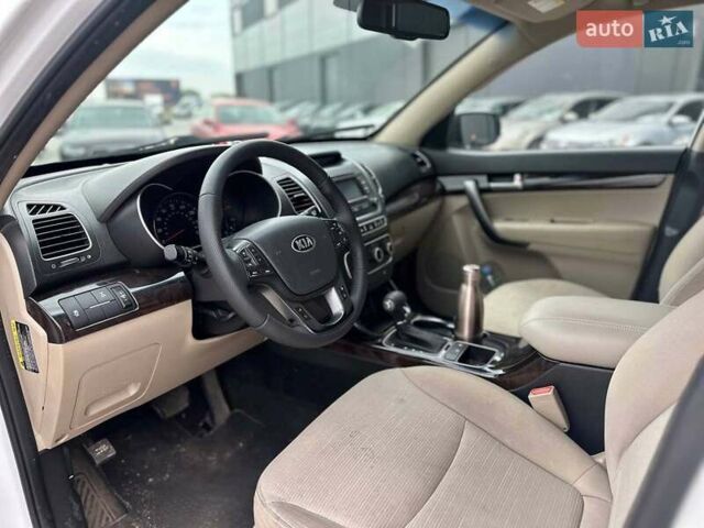 Белый Киа Соренто, объемом двигателя 2.4 л и пробегом 203 тыс. км за 10340 $, фото 15 на Automoto.ua