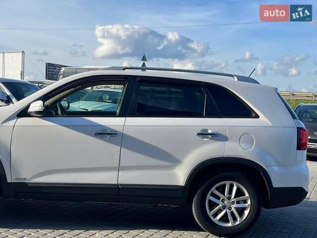 Білий Кіа Соренто, об'ємом двигуна 2.4 л та пробігом 203 тис. км за 10640 $, фото 9 на Automoto.ua