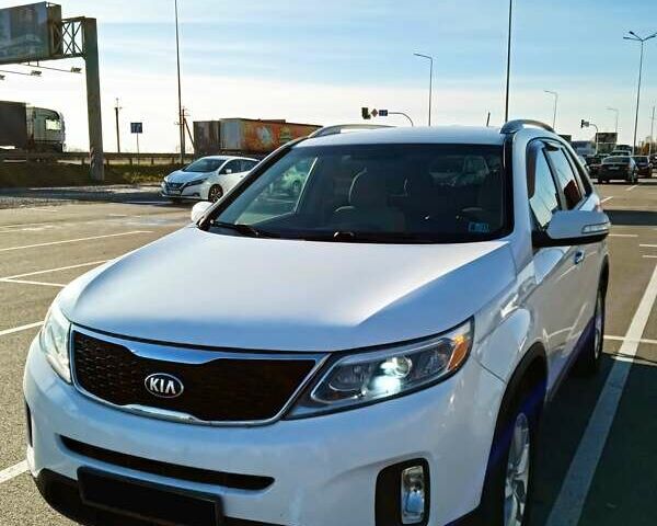 Белый Киа Соренто, объемом двигателя 2.4 л и пробегом 201 тыс. км за 10400 $, фото 2 на Automoto.ua