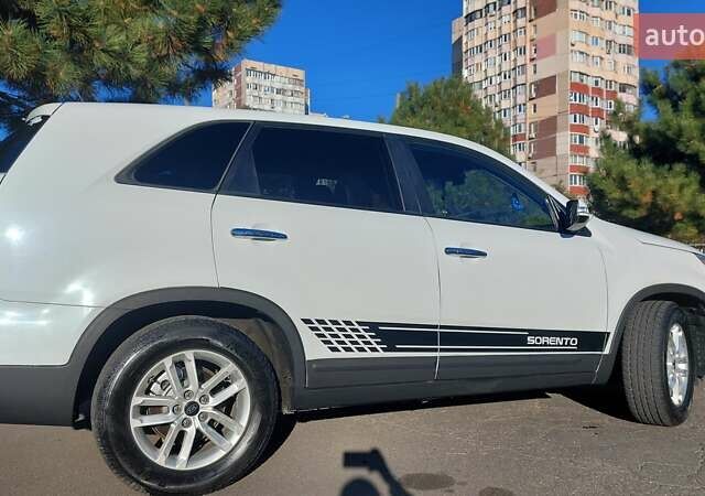 Белый Киа Соренто, объемом двигателя 2.35 л и пробегом 165 тыс. км за 10000 $, фото 5 на Automoto.ua