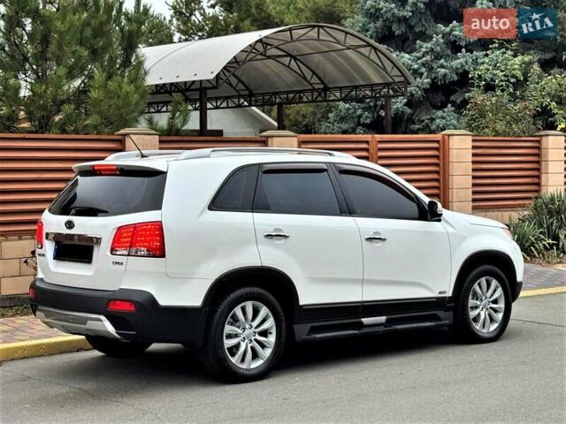 Білий Кіа Соренто, об'ємом двигуна 2.2 л та пробігом 117 тис. км за 15900 $, фото 2 на Automoto.ua