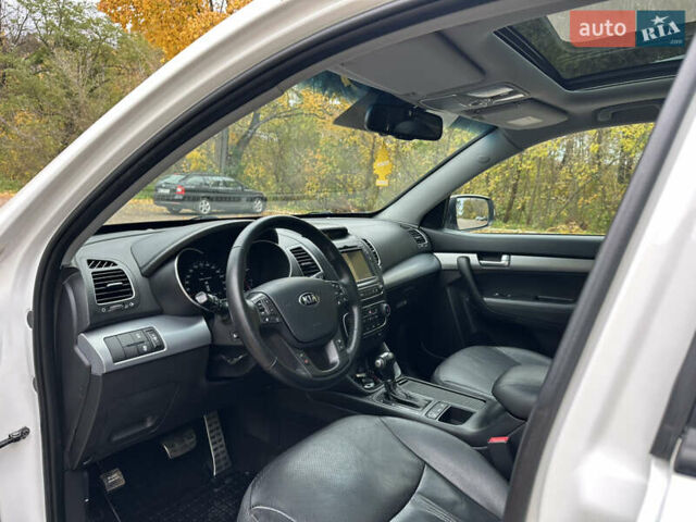 Киа Соренто 2013 в Радивилове на Automoto.ua Белый Киа Соренто, объемом двигателя 2.2 л и пробегом 228 тыс. км за 15700 $, фото 18 на Automoto.ua