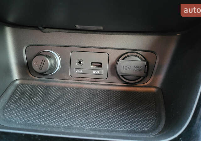 Белый Киа Соренто, объемом двигателя 2.2 л и пробегом 205 тыс. км за 16199 $, фото 29 на Automoto.ua