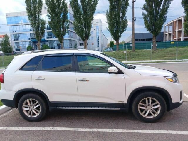 Белый Киа Соренто, объемом двигателя 2.4 л и пробегом 187 тыс. км за 12963 $, фото 1 на Automoto.ua