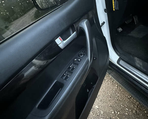 Белый Киа Соренто, объемом двигателя 2 л и пробегом 201 тыс. км за 16500 $, фото 30 на Automoto.ua