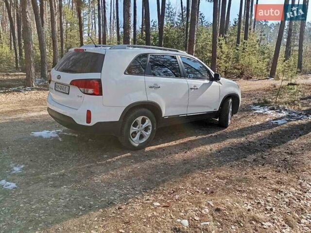 Белый Киа Соренто, объемом двигателя 2.2 л и пробегом 160 тыс. км за 15300 $, фото 3 на Automoto.ua