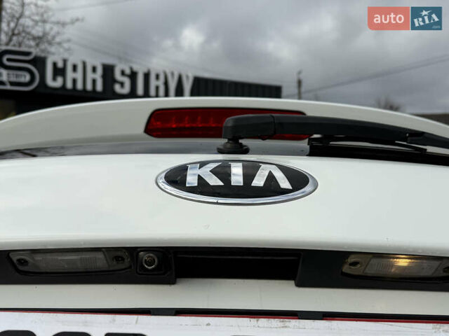 Белый Киа Соренто, объемом двигателя 2.2 л и пробегом 234 тыс. км за 14800 $, фото 35 на Automoto.ua