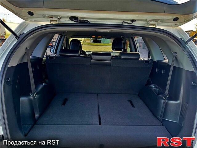 Белый Киа Соренто, объемом двигателя 2.2 л и пробегом 112 тыс. км за 16500 $, фото 7 на Automoto.ua